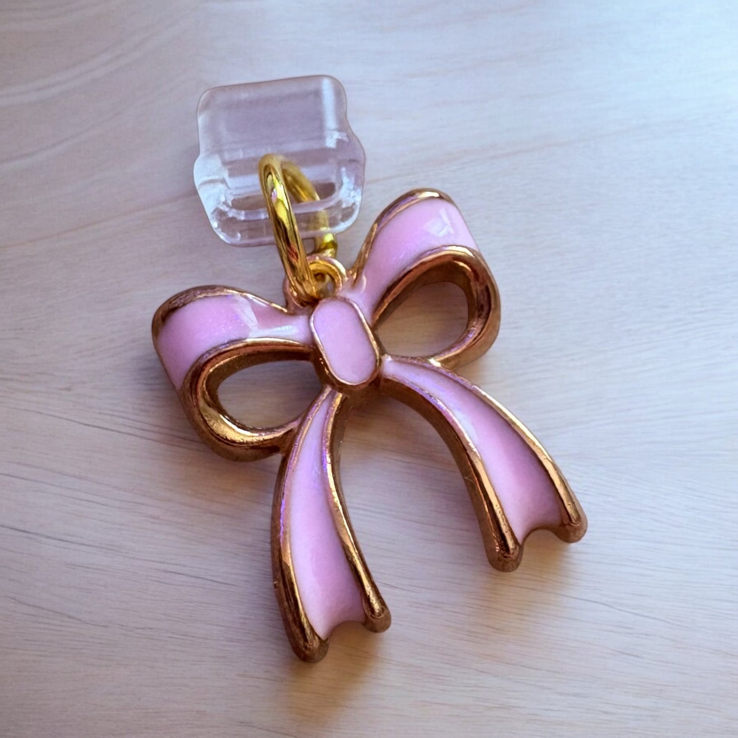 Classy Bow Charm | Kindle, iPad, iPhone (C-Port)