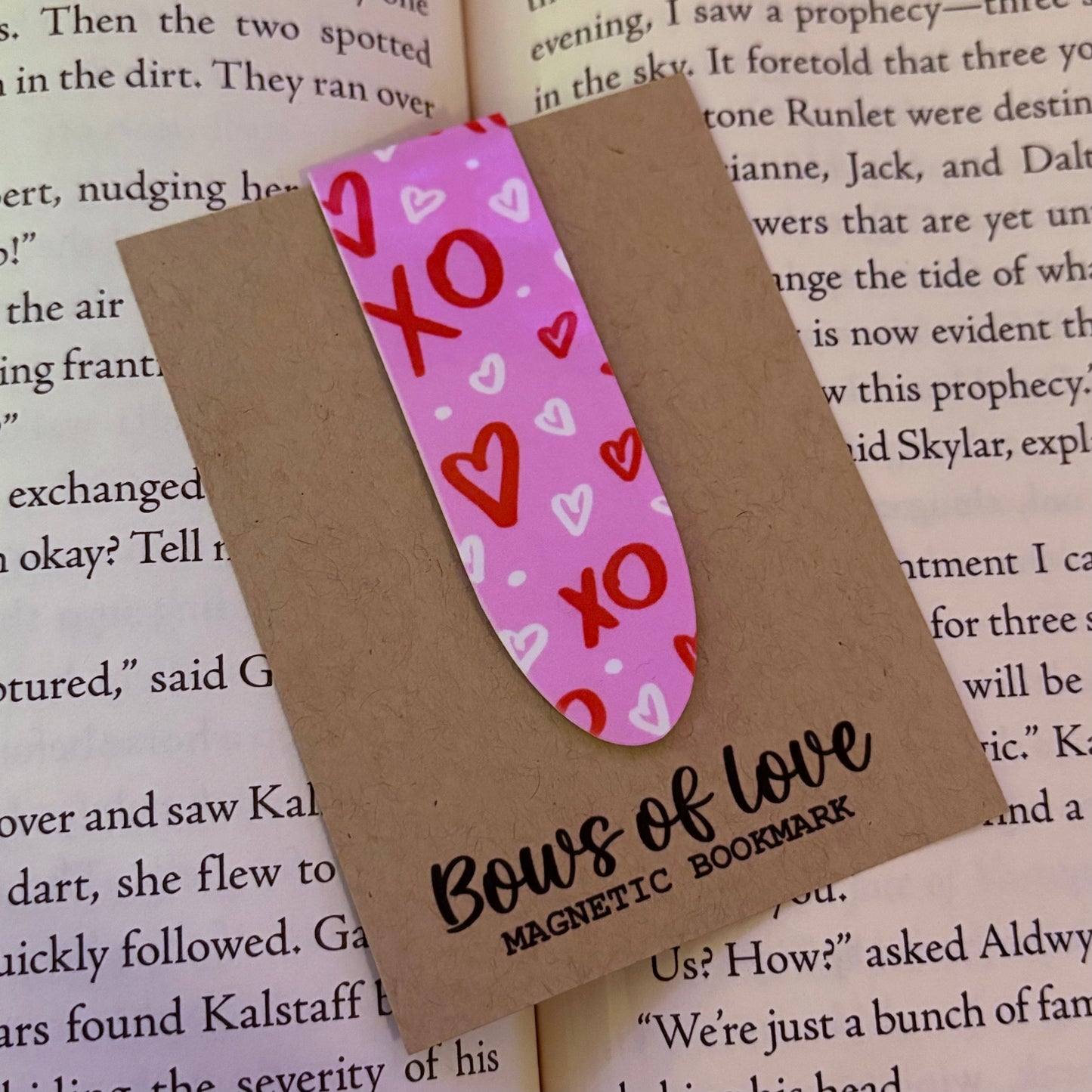 Hugs and Kisses | Magnetic Bookmark | Valentines Day Collection